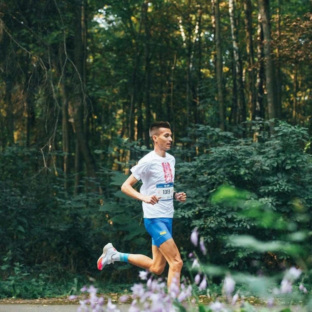 Από τον μαραθώνιο των Ολυμπιακών Αγώνων στην «πρώτη γραμμή» του πολέμου για την πατρίδα του: Η ιστορία του Ουκρανού M. Nyzhnyk runbeat.gr